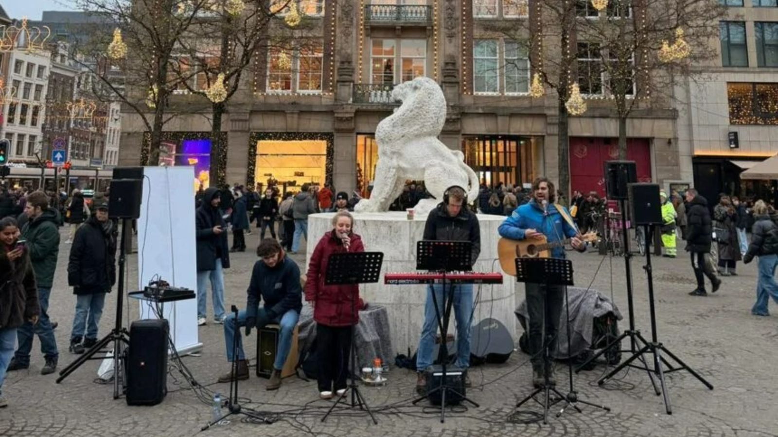 80-pessoas-aceitam-jesus-em-evangelismo-de-rua-em-amsterda
