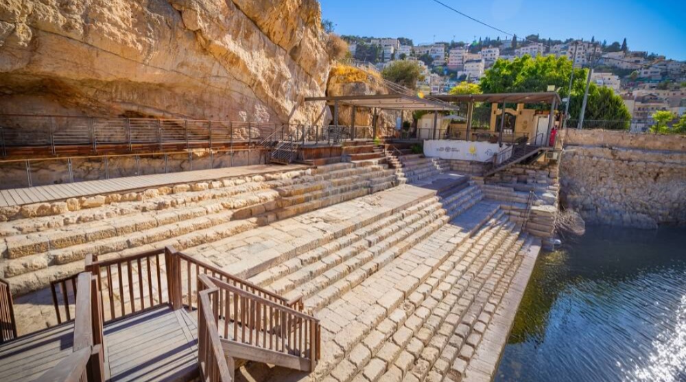 arqueologos-exploram-tanque-de-siloe,-onde-jesus-curou-cego-em-jerusalem