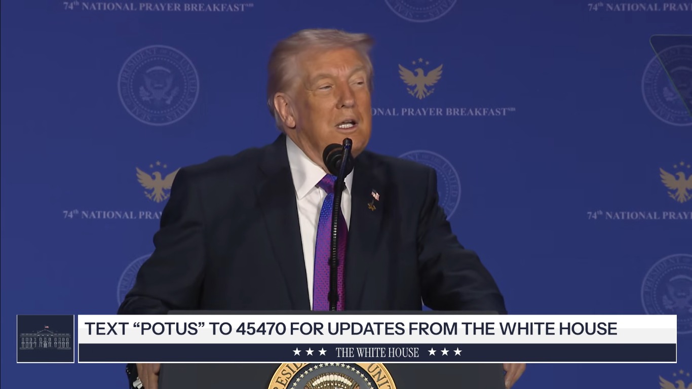 “a-oracao-e-o-superpoder-da-america”,-diz-trump-em-evento-cristao-em-washington