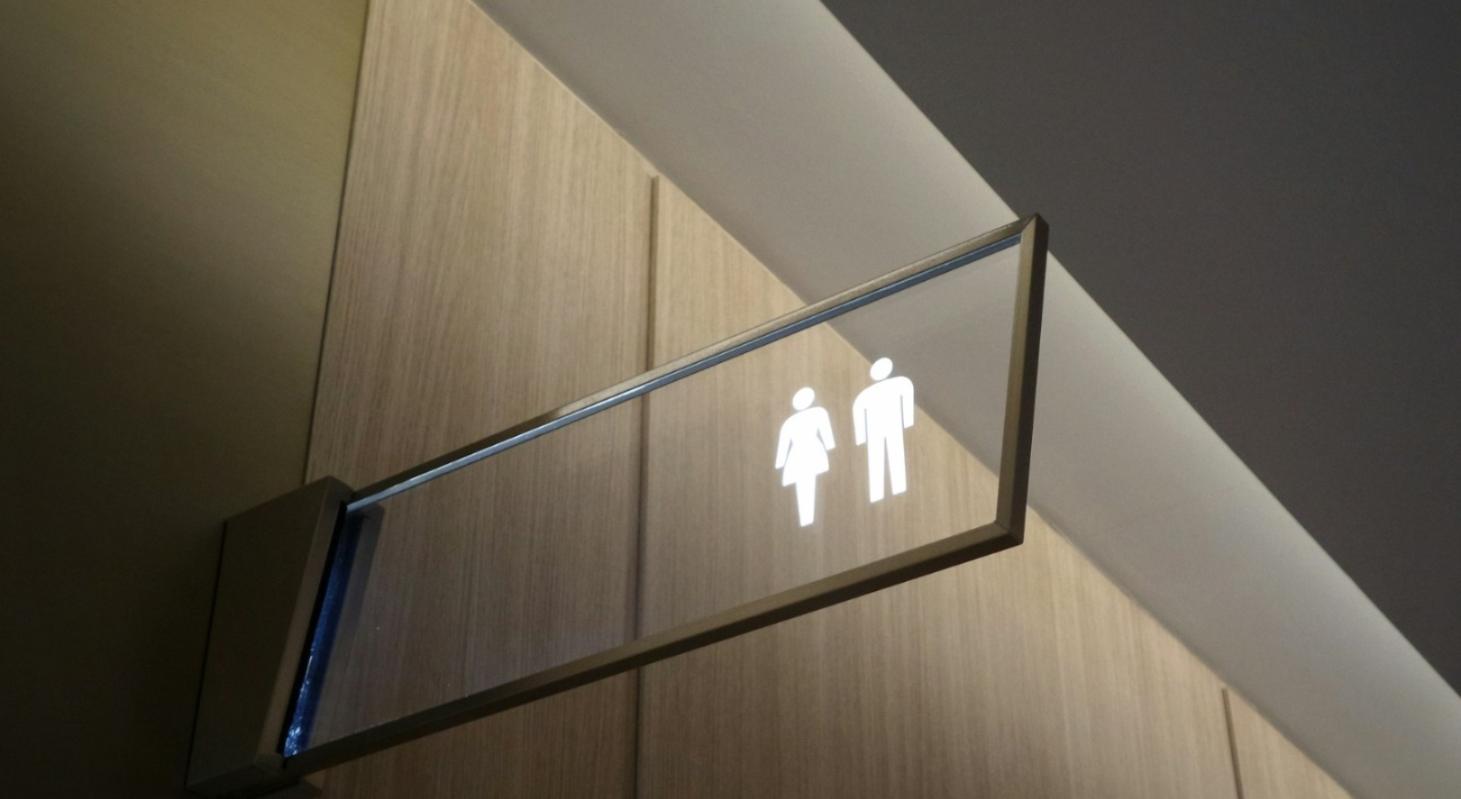 pastor-e-processado-apos-impedir-trans-em-banheiro-feminino-de-igreja-em-sp