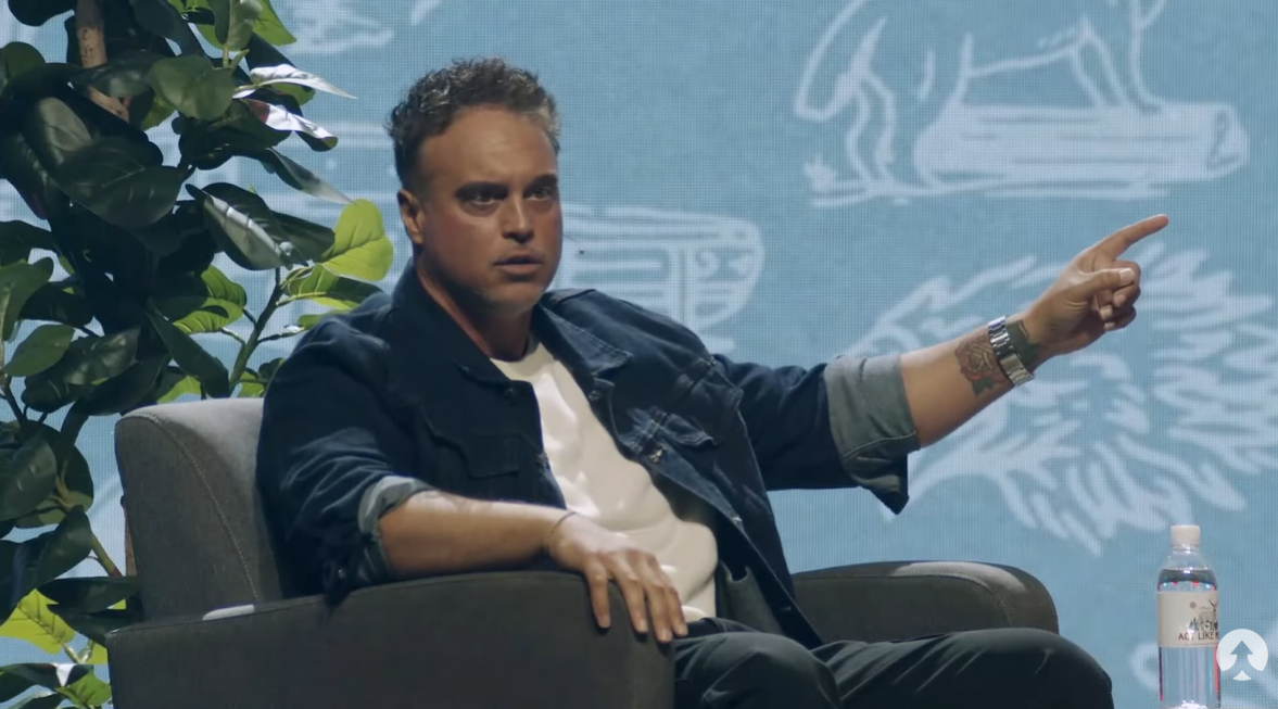 ex-ator-porno-que-virou-pastor-diz-que-“silencio-espiritual”-impede-proposito-de-deus