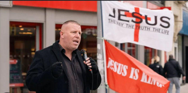 igreja-e-pastor-sao-alvo-de-acao-sem-precedentes-por-pregacao-nas-ruas-no-reino-unido